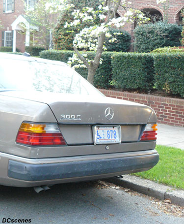 Mercedes-Benz parked on Argyle Terr. with 1991 base Handicapped DAV plate