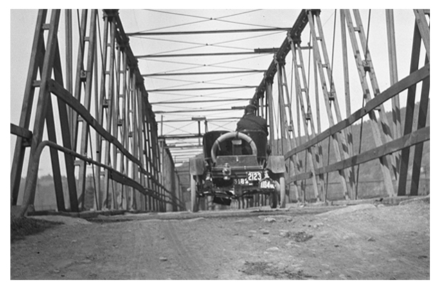 Buick coupe on a bridge across the Potomac River in Oct. 1909.