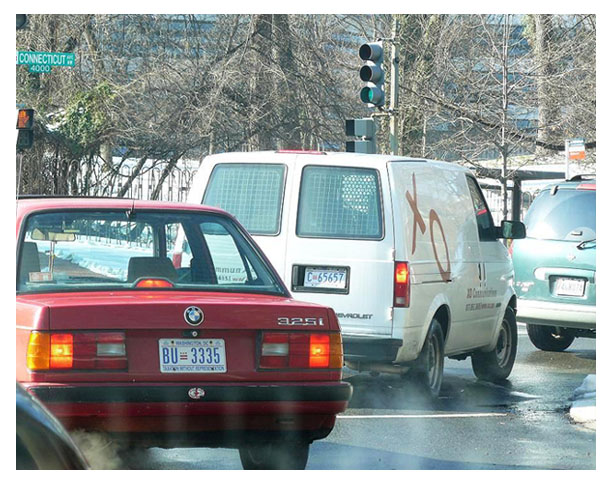 Traffic at a Connecticut Ave. NW intersection